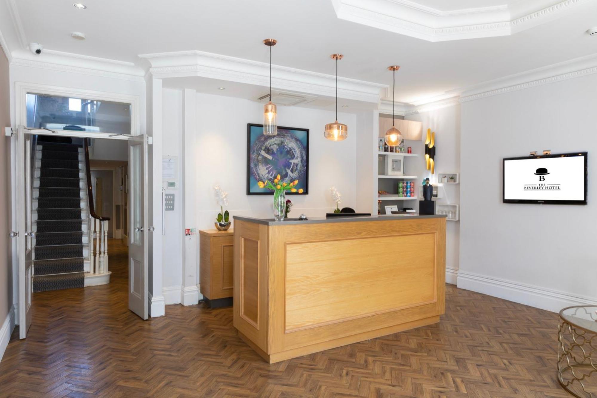 The Beverley Hotel London - Victoria Dış mekan fotoğraf
